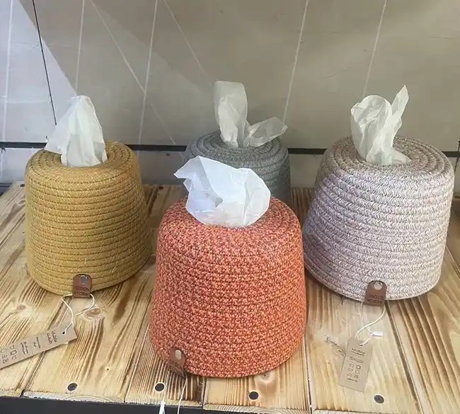 جادستمال کاغذی گرد قیطان دوزی مینیمال